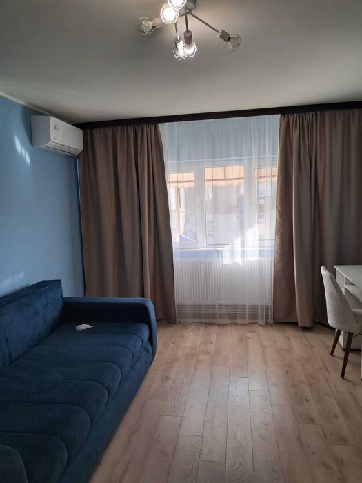 Închiriez apartament