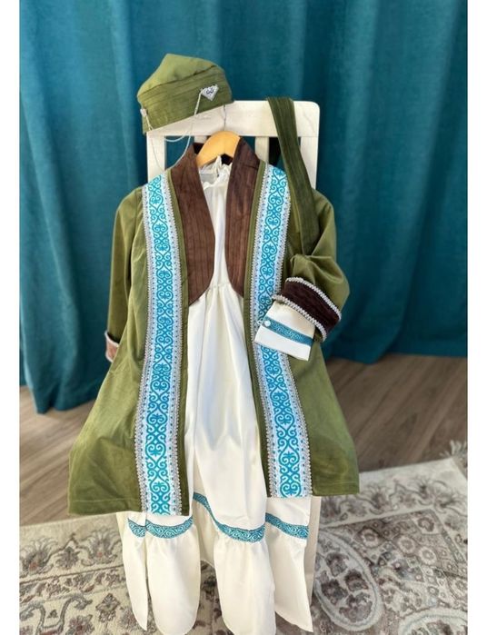 Продам этно шапан и платье  на возрост 9-10-11 лет