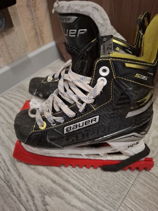 Продам хоккейную экипировку