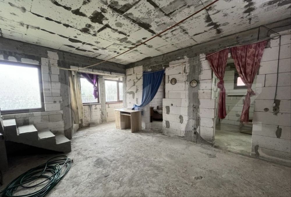 Casa 6 camere + anexa, teren 811 mp, Leamna de Sus