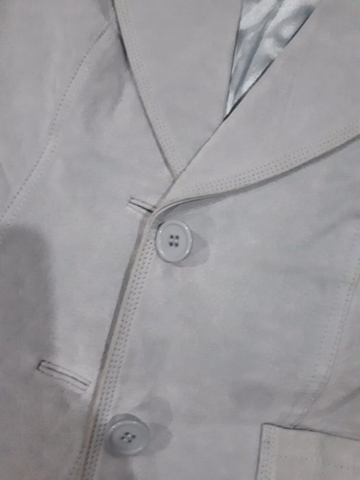 Женская кожаная куртка продается