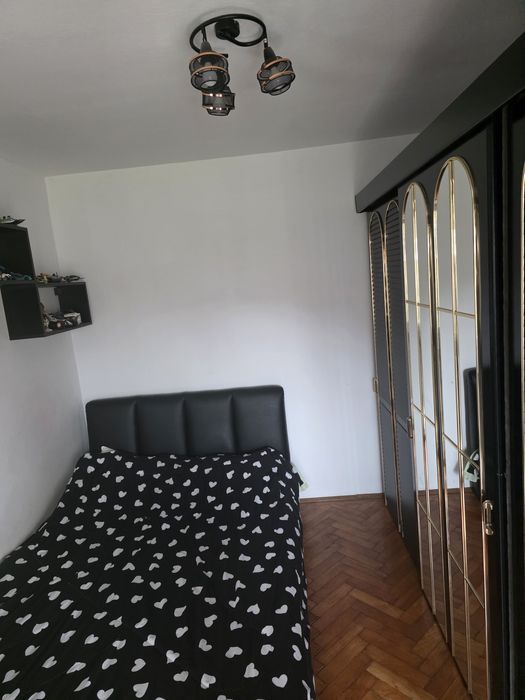 Vand apartamament cu 2 camere