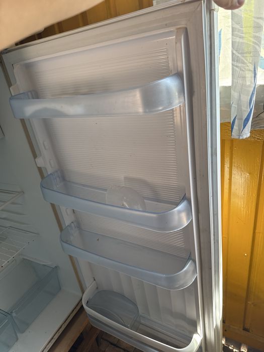 Продам б/у холодильник