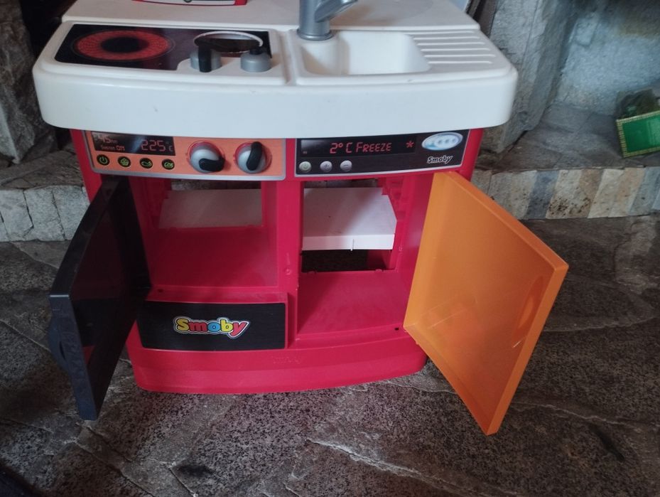 Детска пластмасова кухня