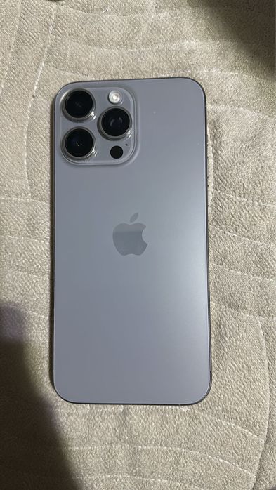 Продам Айфон 15 про Макс