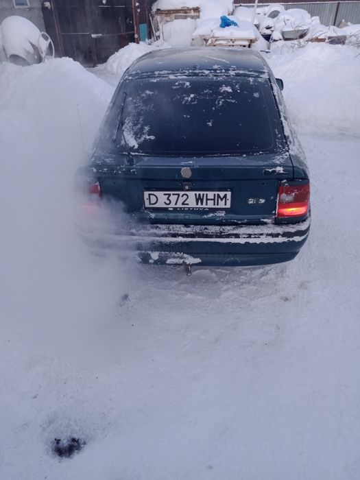 Продам машину Опель вектра