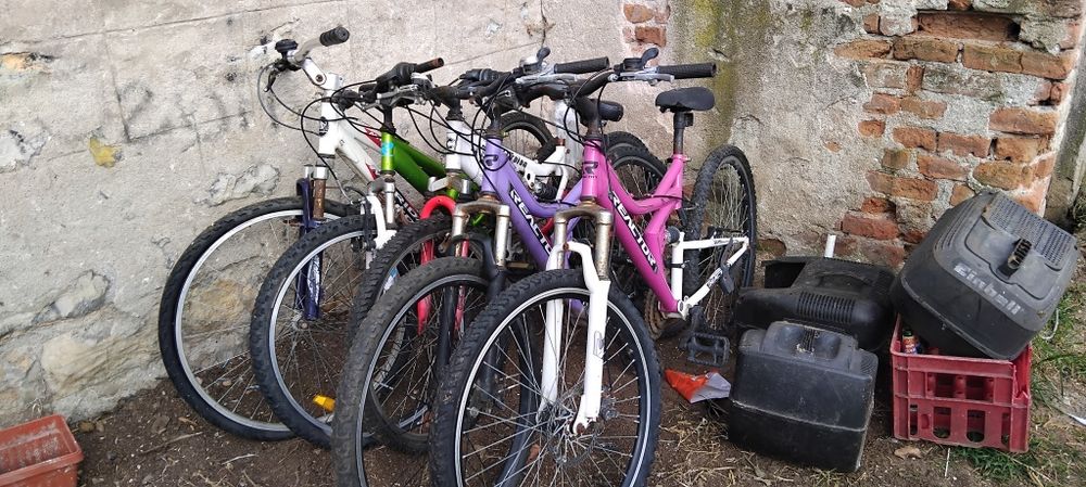 Колела със спукани гуми и забележки