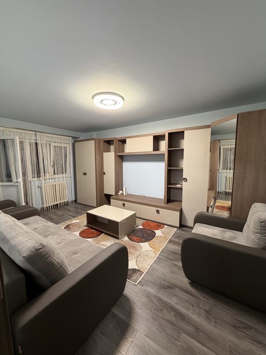 Inchiriez apartament cu 2 camere , Bld Decebal