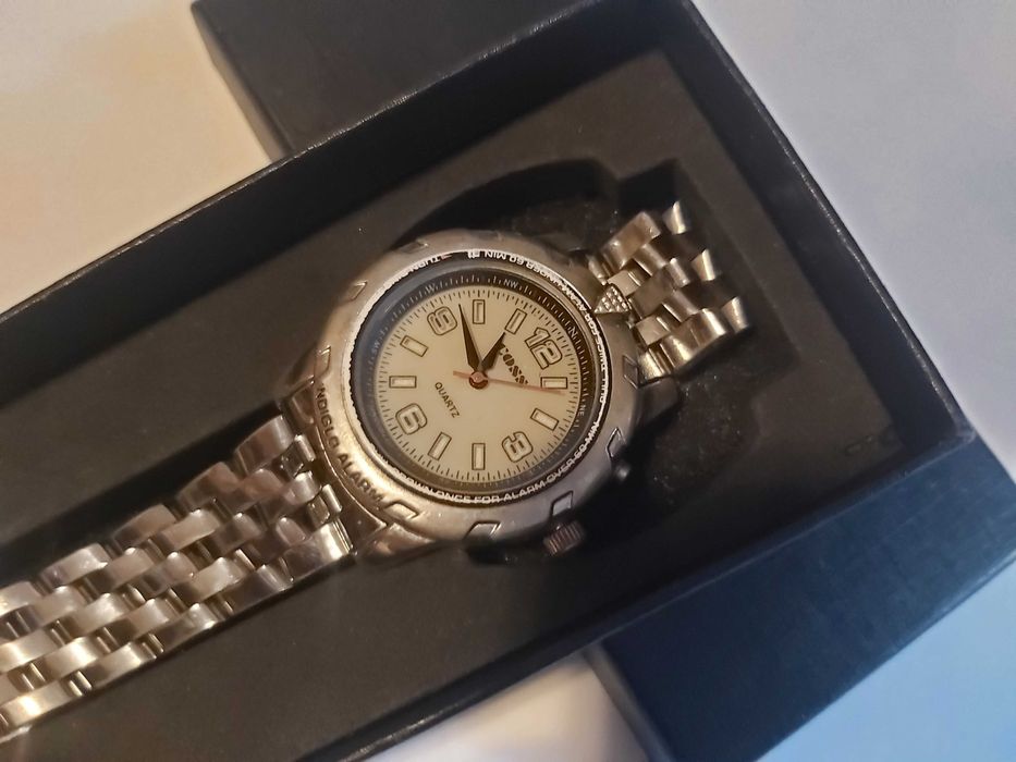 Ceas de colecție vintage Coss, un model rar din anii '90 dotat cu sistemul ingenios Indiglo