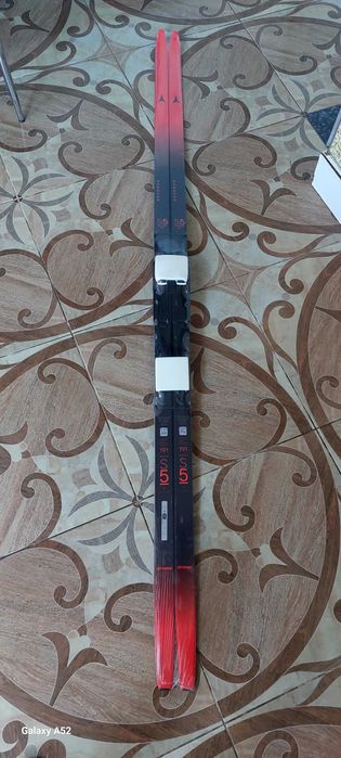 Ски бегачки чисто нови