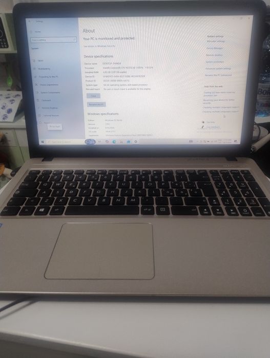 Vând  laptop Asus