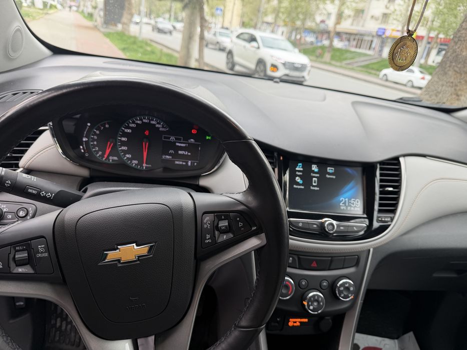 Продаёться трекер 1 в идеальном состояние без вложение имееться торг