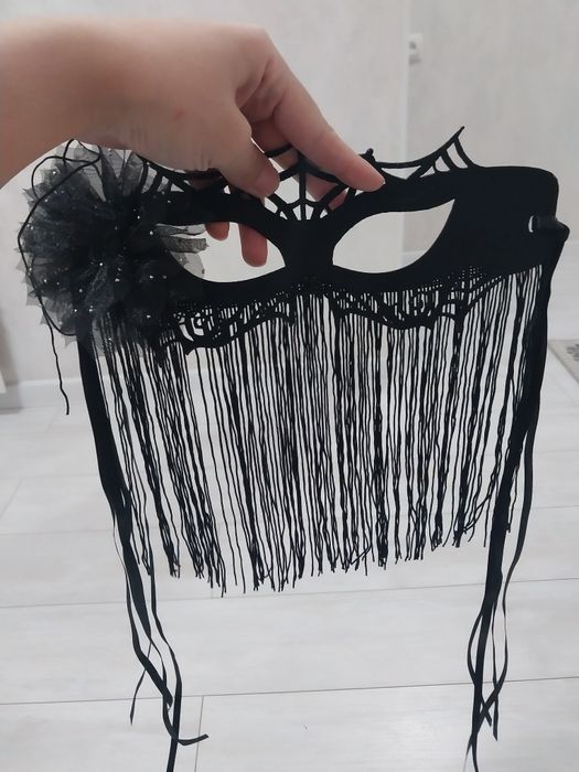 Красивая маска на лицо