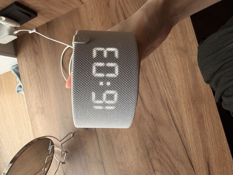 Продам Яндекс станцию Алиса