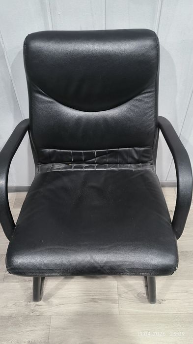 Продам офисное кресло