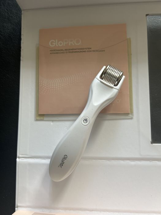 Уред против стареене  BEAUTYBIO Glo Pro Microneedling