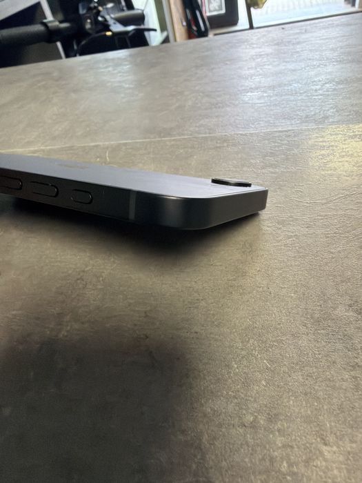 Iphone 16e 100%