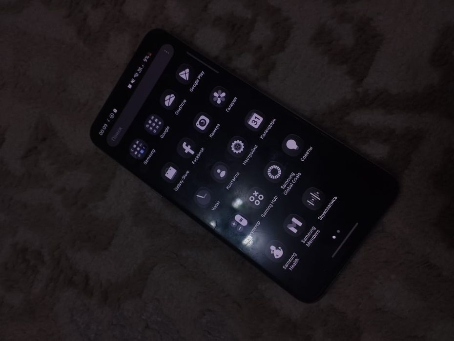 Самсунг с10е идеальном состояние