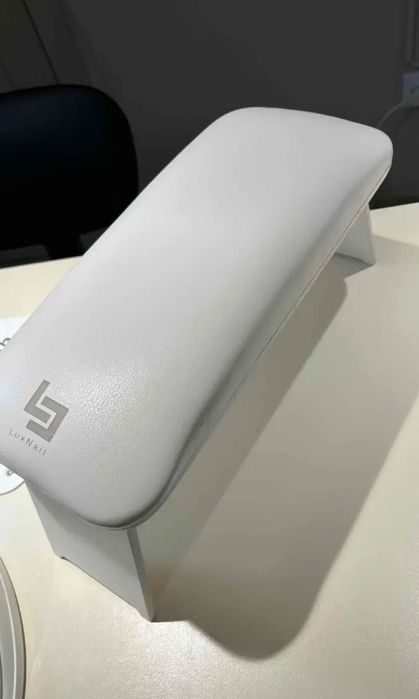 Продам поставку для маникюра