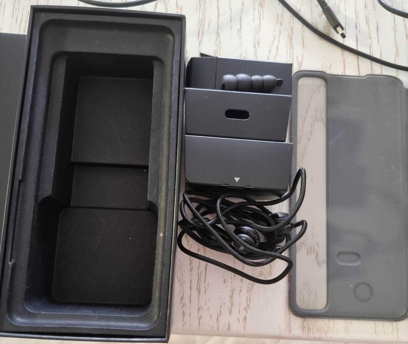 ПЕРФЕКТЕН ТЕЛЕФОН Samsung Galaxy S20 Ultra 128 GB Пълен комплект