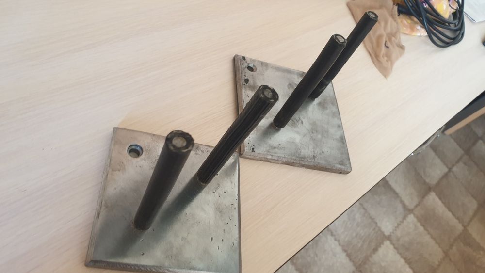 Настенные подвесы для гитары