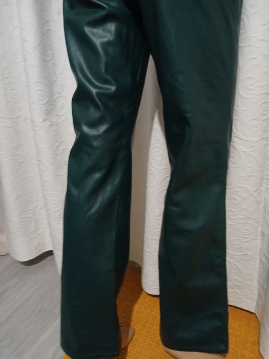 Кожен панталон Bikbok