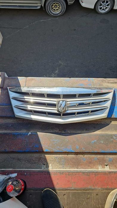 Решётка радиатора на Toyota Alpard