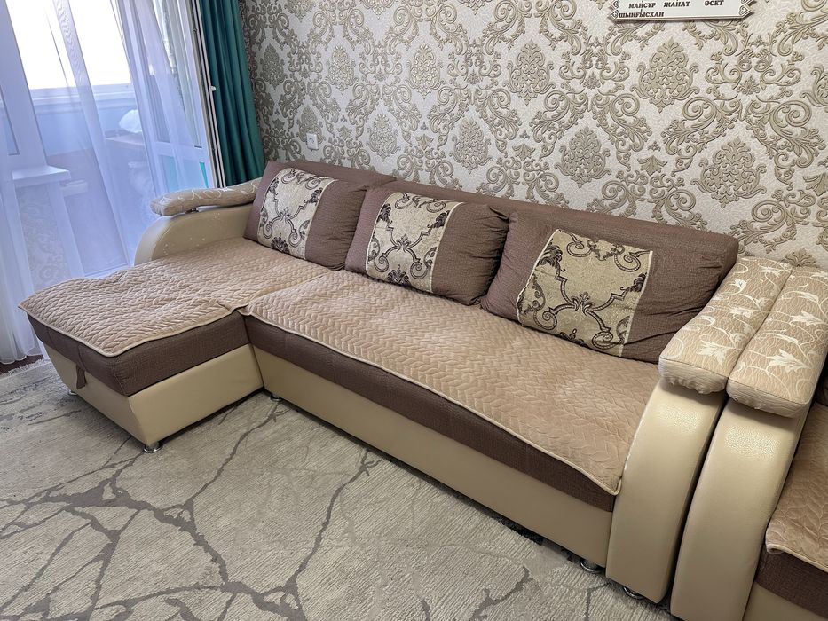 Продам диван вместе с креслой