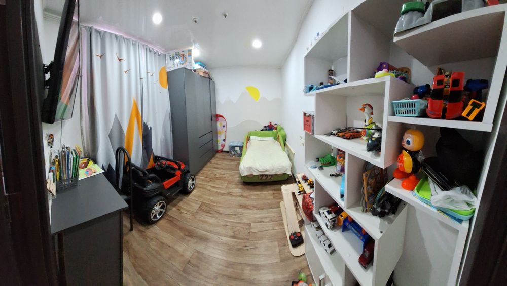 Продам 4х комнатную квартиру