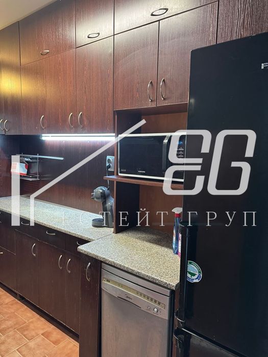 Дава се под наем Тристаен апартамент в Варна, Младост 1 - 120 кв.м за 720 € - Снимка #1