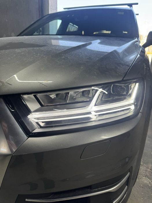 Audi Q7 лед ремонт фар фарове