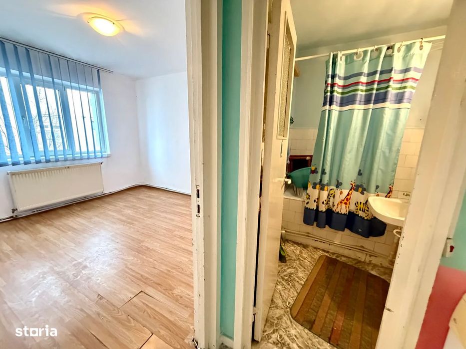 3 camere, et 3, 57 mp Miron Costin