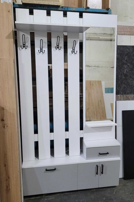 Продам прихожую. Новую.