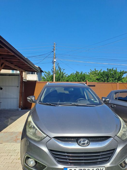 Първи собственик Продава Hundai IX35 2.0 4x4 дизел автоматик – 8 750 EURO