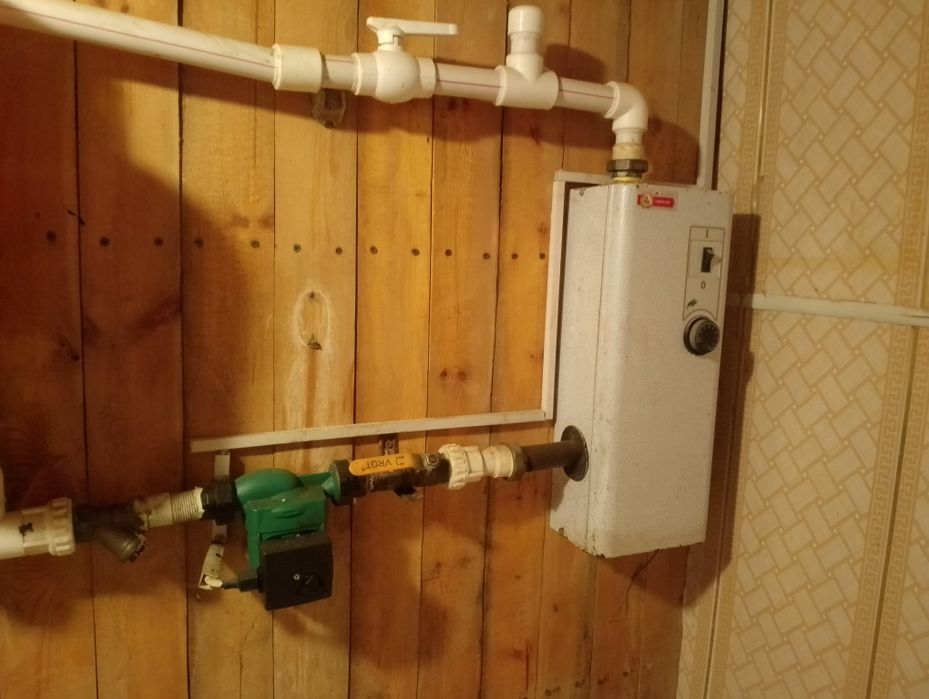 Электро котёл ва циркуляционный насос сотилади.