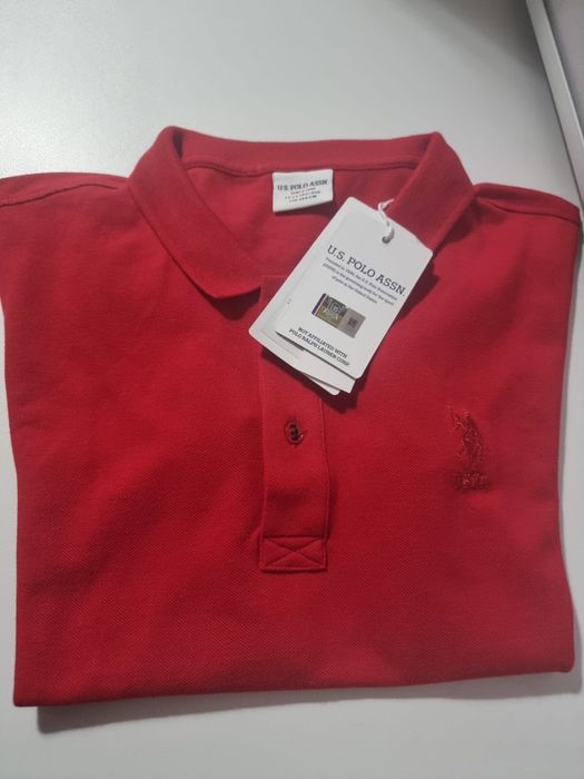 Футболка Поло продается