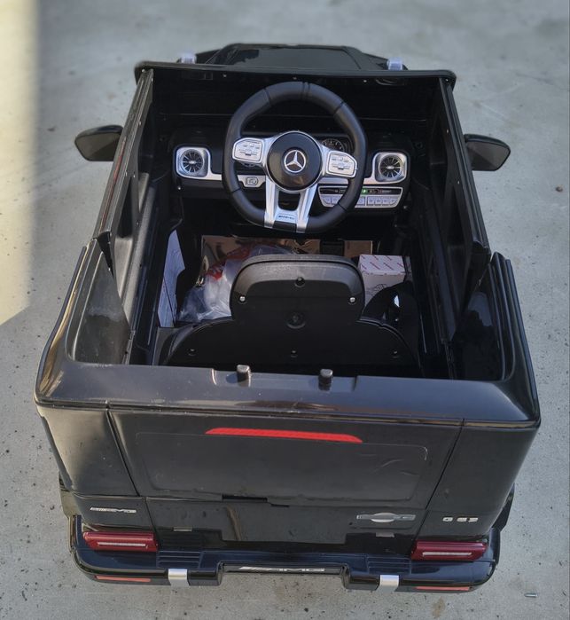 Masinuta electrica pentru copii cu licenta Mercedes Benz AMG G63 Black cu telecomanda 2.4G Slow start