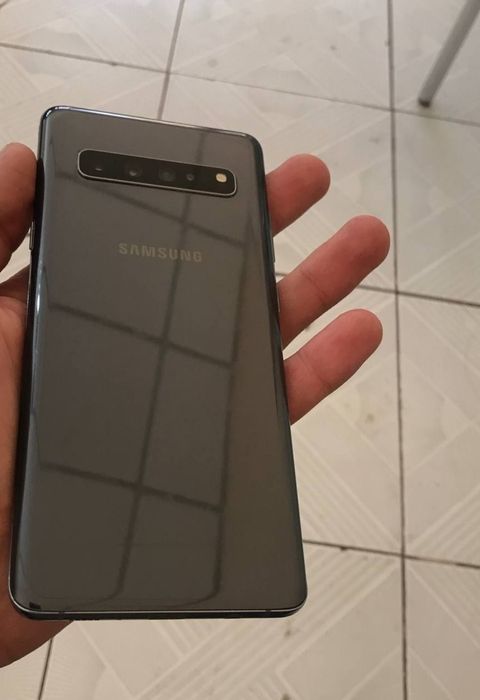 Samsung S10 plus 8/512 gb ideal karobka yoq