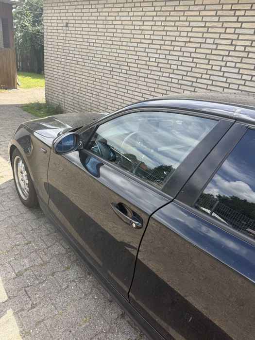 BMW Seria 1, 2005, 2.0 Diesel, 306.410 km, încălzire scaune, comenzi volan. 2.500€ negociabil.0752 381 529