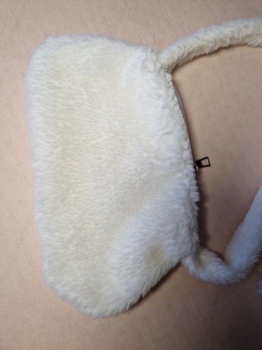 Пухкава чантичка и скрънчи