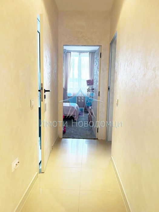 Продава се Тристаен апартамент в Шумен, Пазара - 110 кв.м за 2273 €/кв.м - Снимка #4
