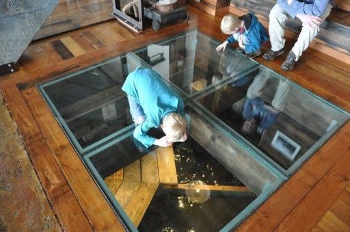 Триплекс стекло , Стеклянные лестницы и полы