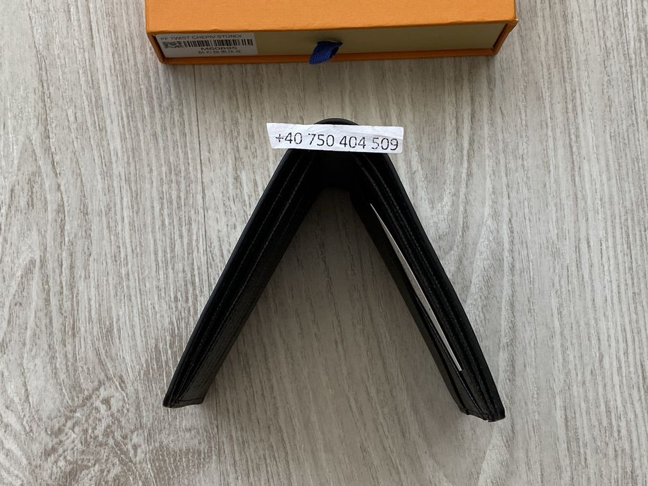 Portofel Louis Vuitton Negru ( Textura Linii )