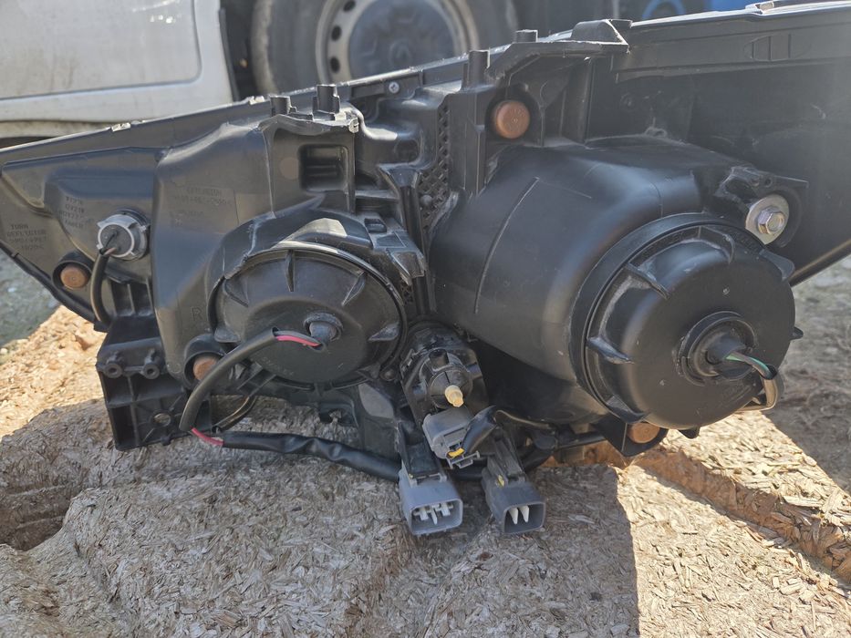 Фар Mitsubishi ASX