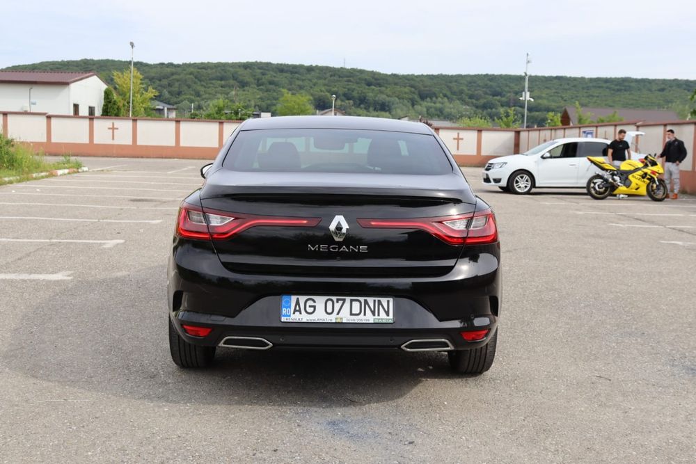 RENAULT Megane 2024 — imagine 2