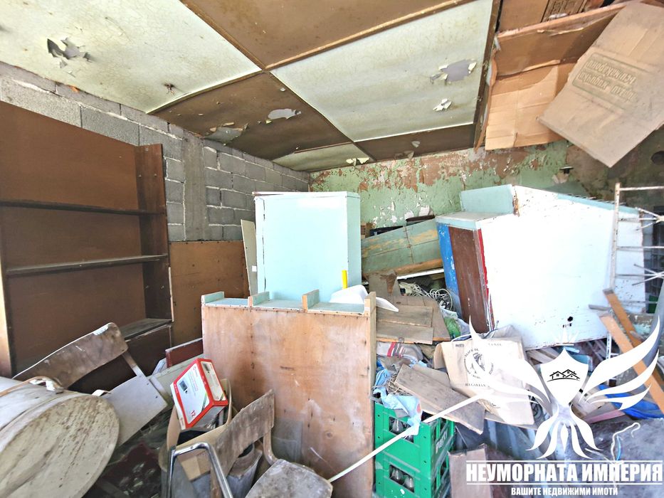 Продавам помещение/магазин/склад 30кв. и земя 50кв. в Асеновград