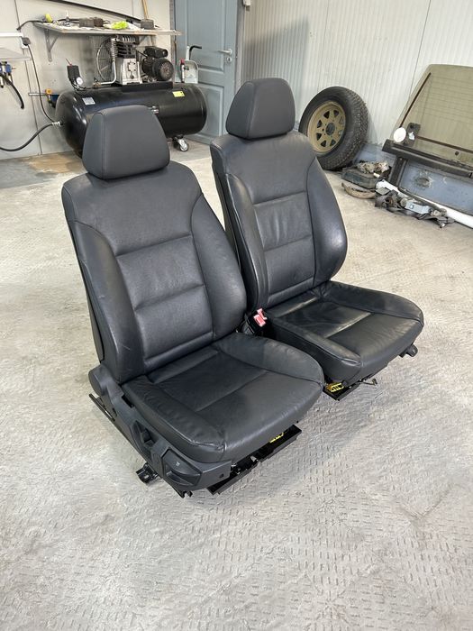 Scaune fata e60 electrice cu încălzire stare perfectă din piele