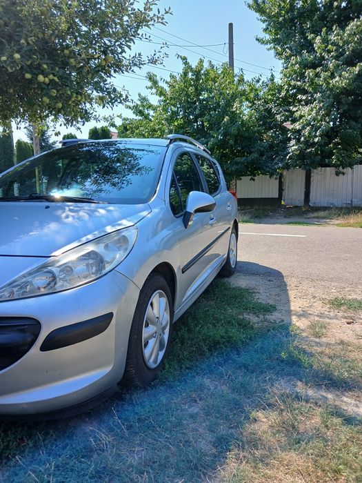 Peugeot 207 1.4 benzină