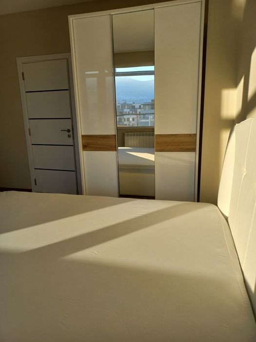 Дава се под наем Тристаен апартамент в ж.Зоопарк - 130 кв.м за 1296.42 € - Снимка #3