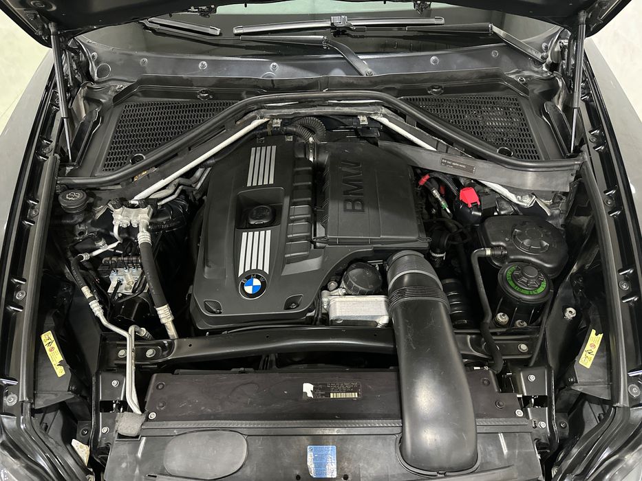 Продается BMW X6 ; зимние колеса пирелли в придачу